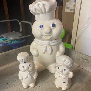 Cookie Jar/ Salt Pepper